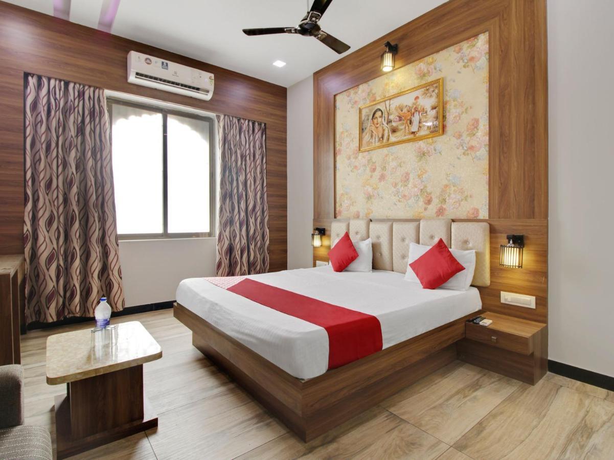 Oyo 72429 New Abhinandan Hotel Amroha المظهر الخارجي الصورة