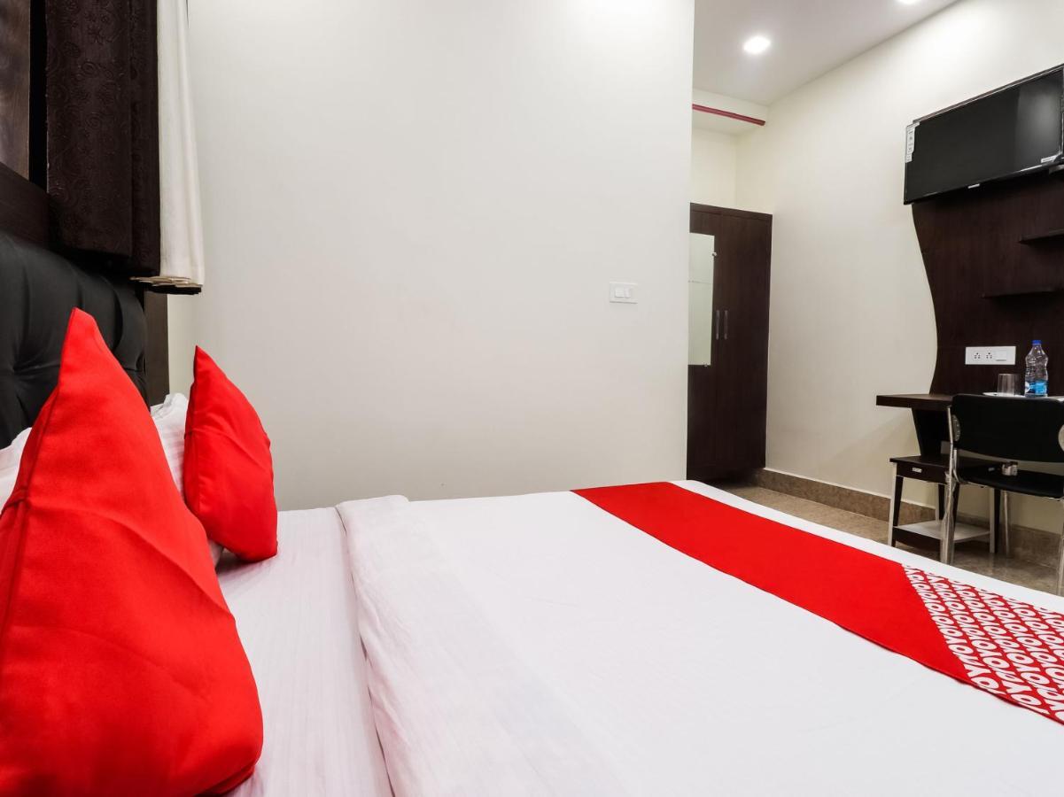 Oyo 72429 New Abhinandan Hotel Amroha المظهر الخارجي الصورة