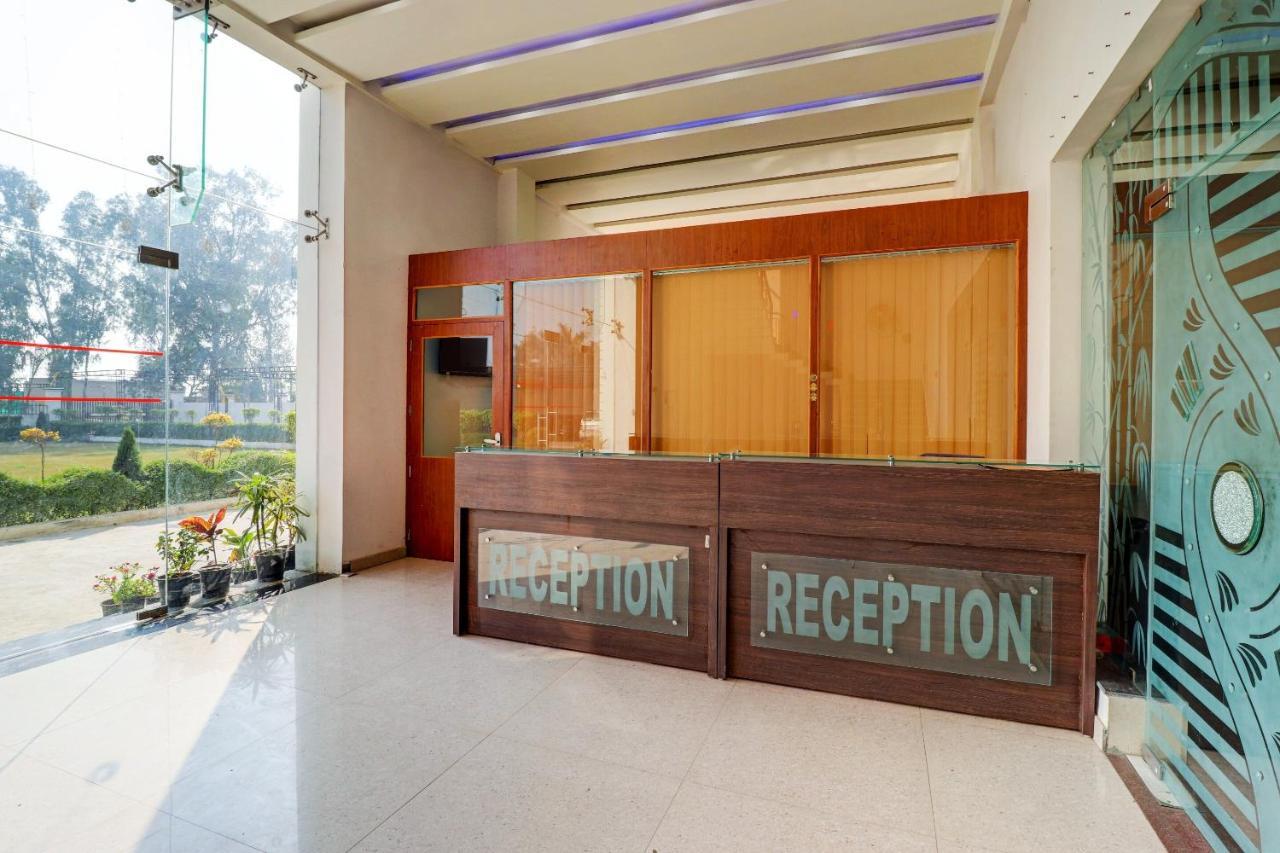 Oyo 72429 New Abhinandan Hotel Amroha المظهر الخارجي الصورة