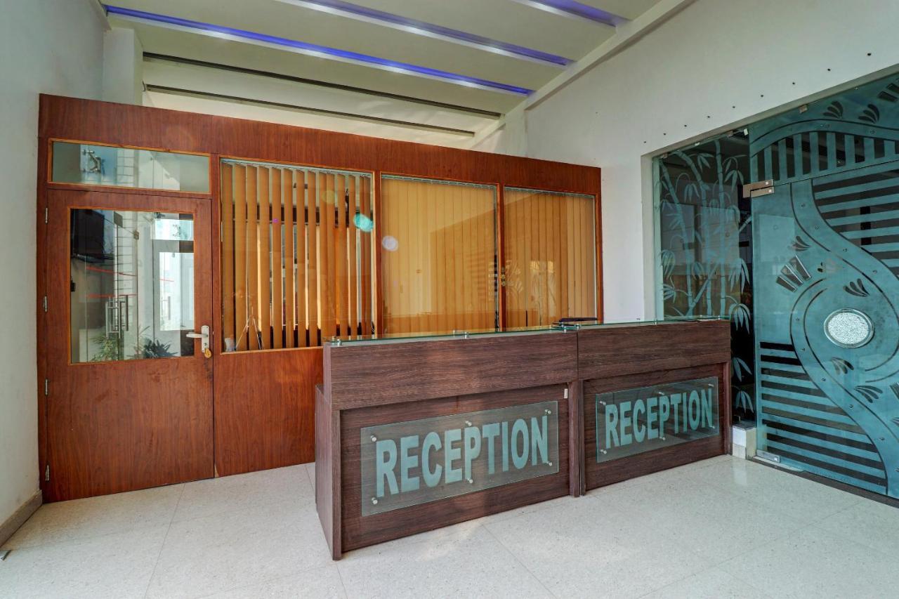 Oyo 72429 New Abhinandan Hotel Amroha المظهر الخارجي الصورة