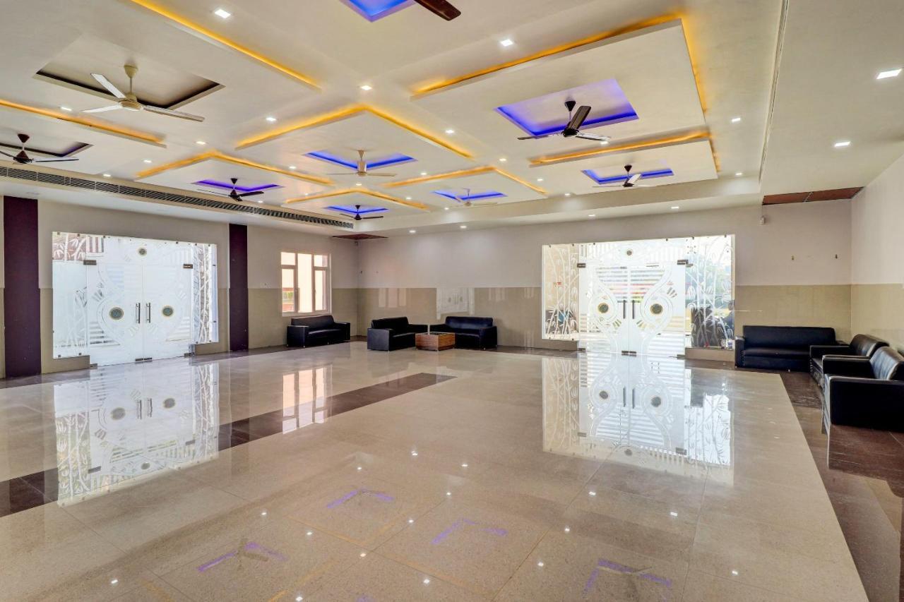 Oyo 72429 New Abhinandan Hotel Amroha المظهر الخارجي الصورة