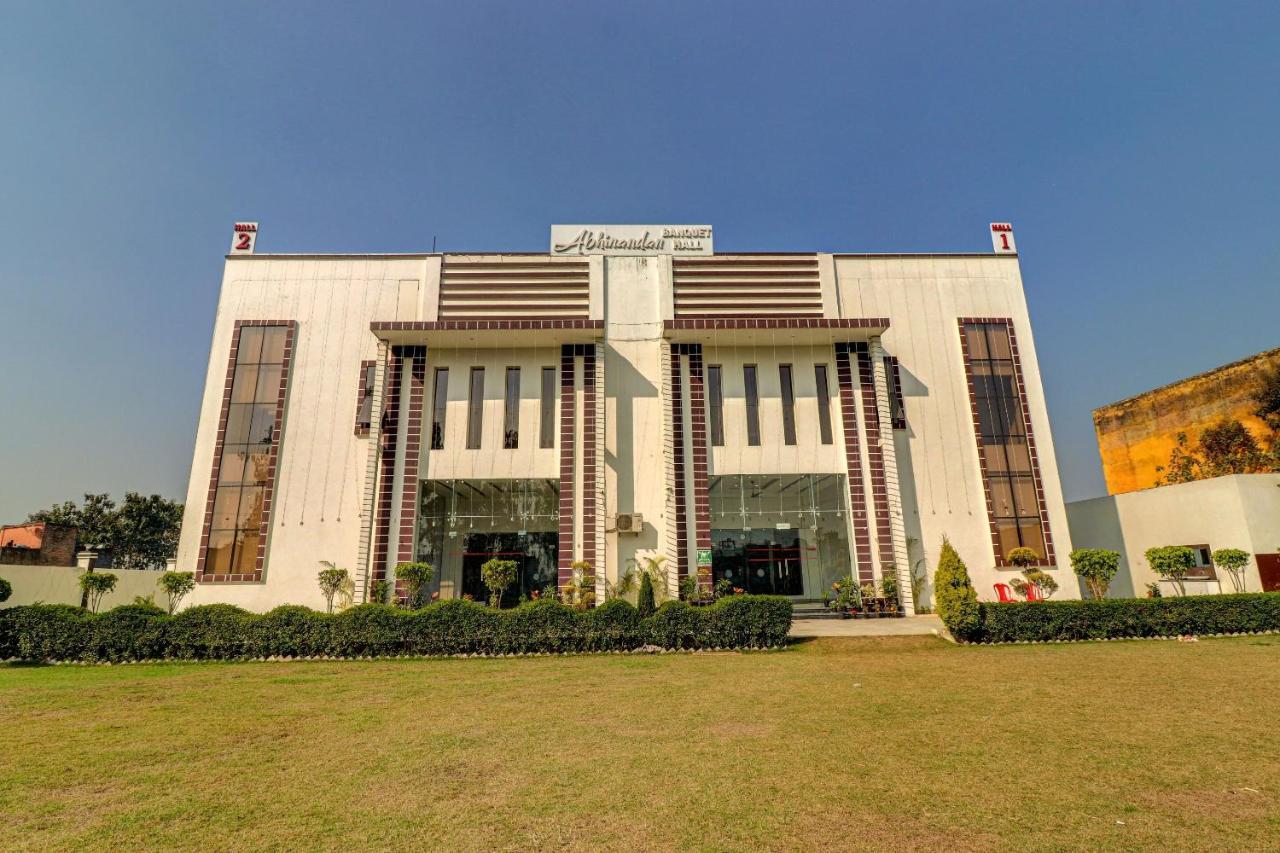 Oyo 72429 New Abhinandan Hotel Amroha المظهر الخارجي الصورة